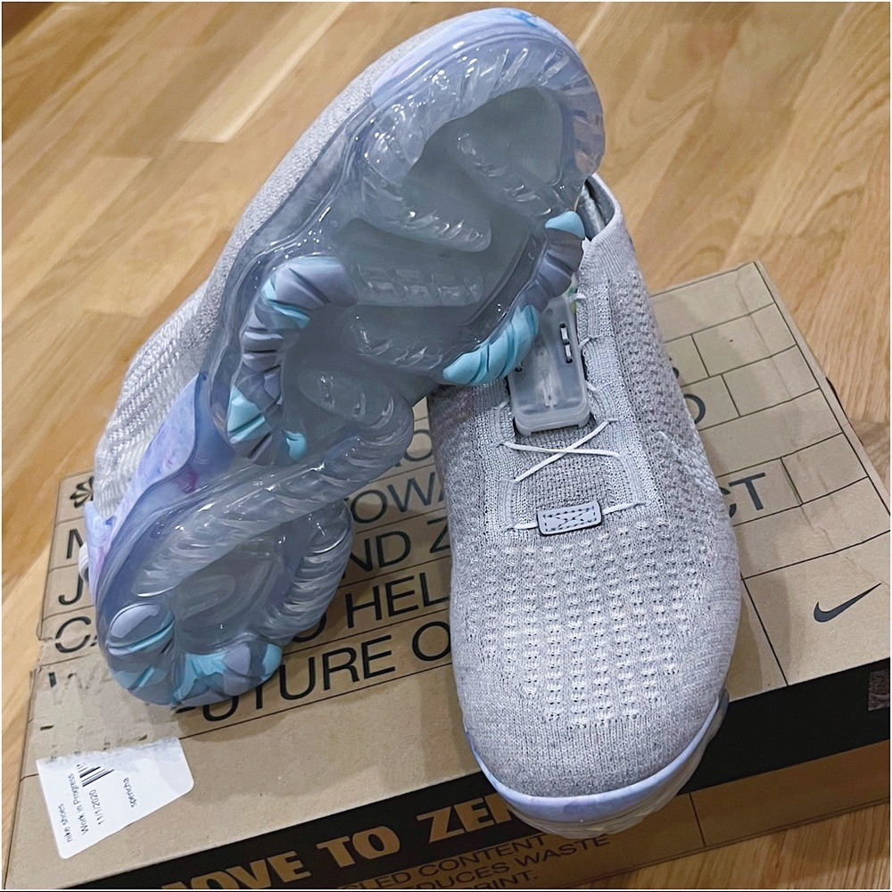 NIKE WHITE AIR VAPORMAX 2020 FLYKNIT SNEAKERS - BRAND NEW IN BOX - Picture 16 of 16